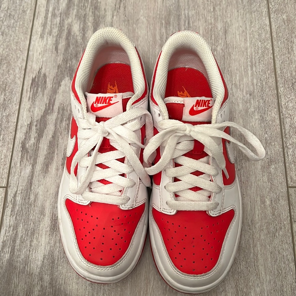 Dunk Low GS Champion Red